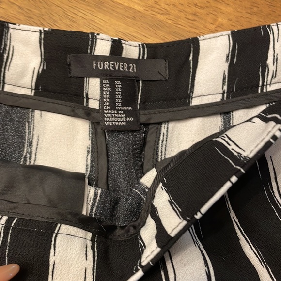 3/$10 Forever 21 pants - Picture 3 of 5